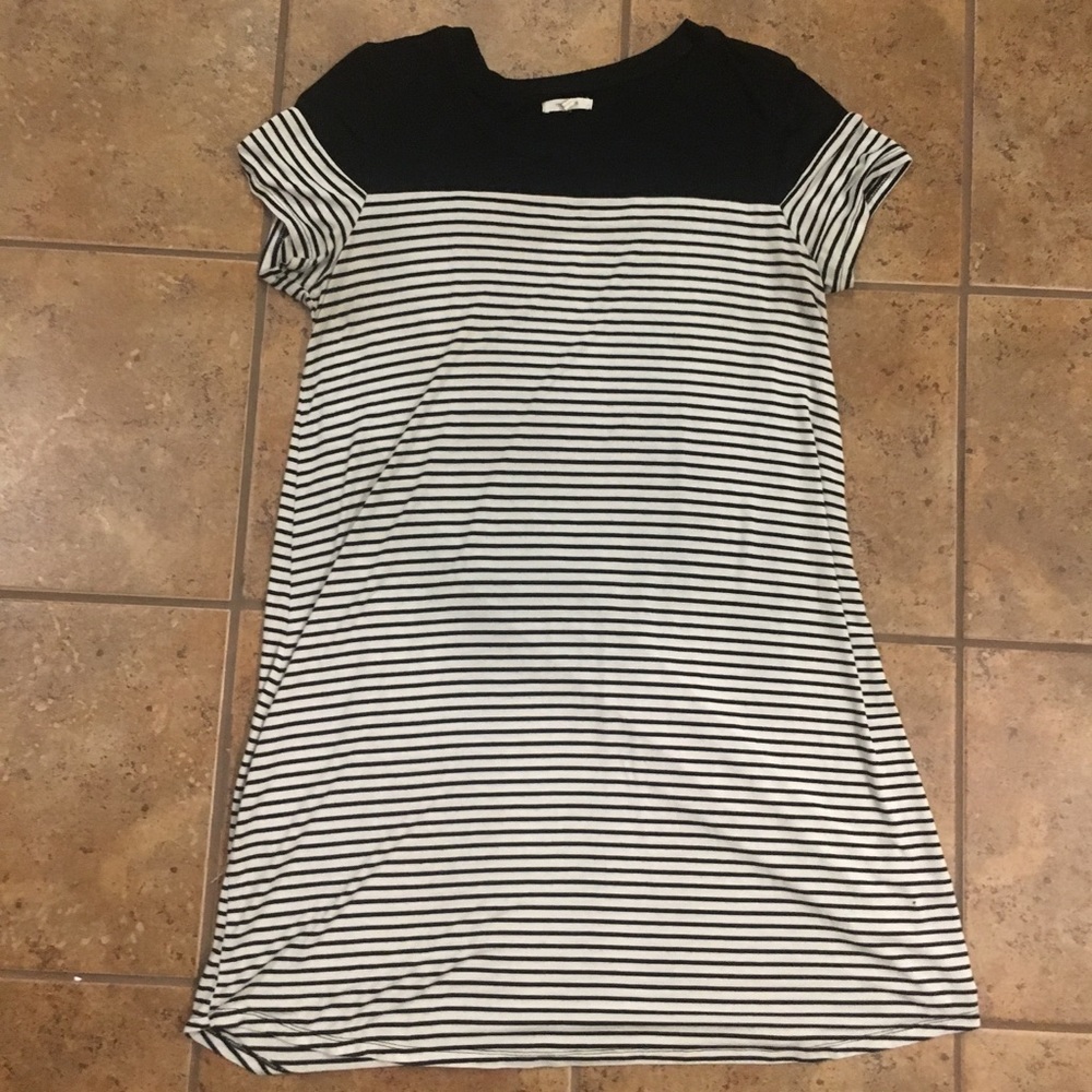 SALE ❤️ Maurices 🖤 Black and White Striped Dress
